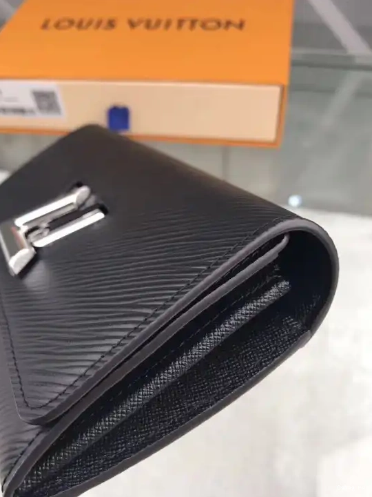 Wallet Louis Twist Vuitton 0512